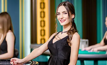 Hình ảnh đội ngũ chuyên gia tận tâm của CE88 Win